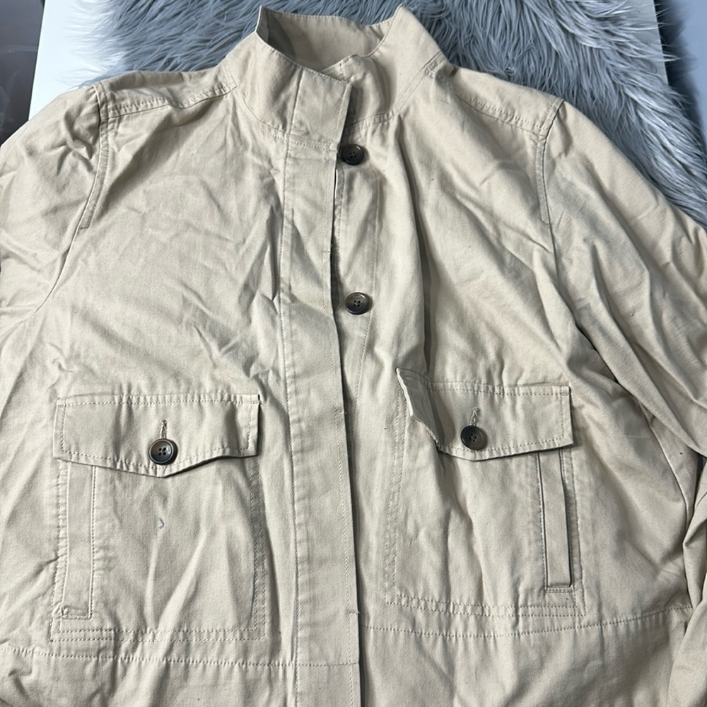 Women’s beige/tan jacket with buttons
